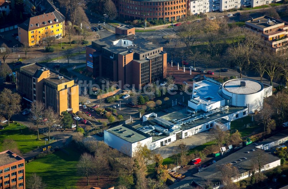 Luftaufnahme Bochum - Campus- Gebäude Theaterzentrum der Folkwang Universität der Künste in Bochum im Bundesland Nordrhein-Westfalen