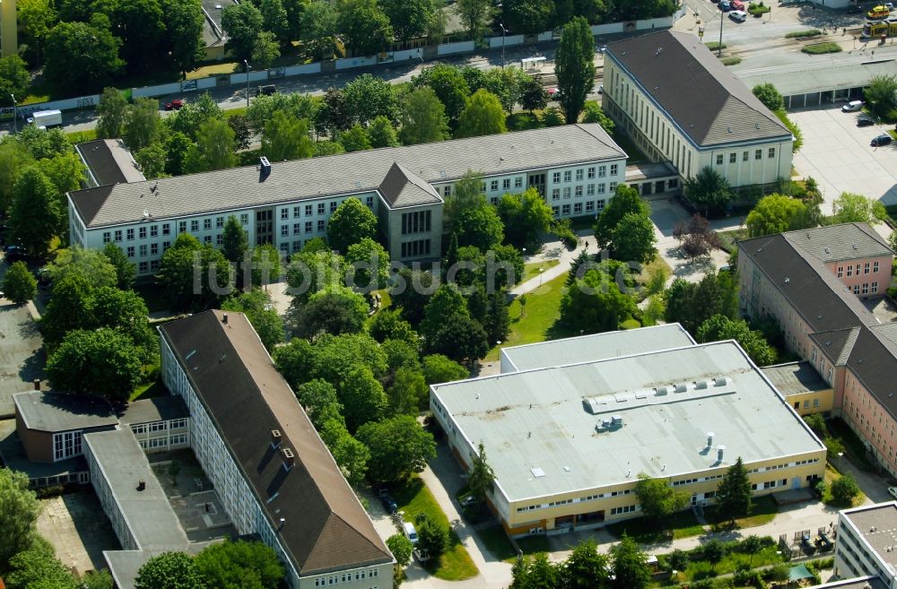 Erfurt aus der Vogelperspektive: Campus- Gebäude der Universität Erfurt entlang der Nordhäuser Straße im Ortsteil Andreasvorstadt in Erfurt im Bundesland Thüringen, Deutschland