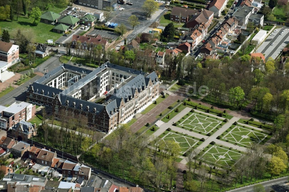 Luftaufnahme Lens - Campus- Gebäude der Universität Faculte des Sciences an der Jean Perrin Rue Jean Souvraz in Lens in Nord-Pas-de-Calais Picardie, Frankreich