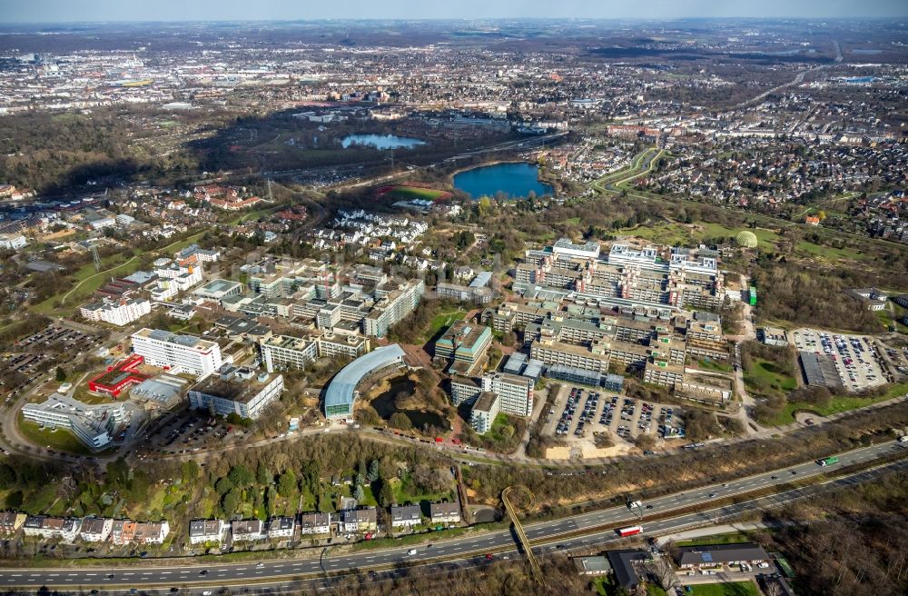 Düsseldorf aus der Vogelperspektive: Campus- Gebäude der Universität Heinrich-Heine-Universität Düsseldorf im Ortsteil Bilk in Düsseldorf im Bundesland Nordrhein-Westfalen, Deutschland