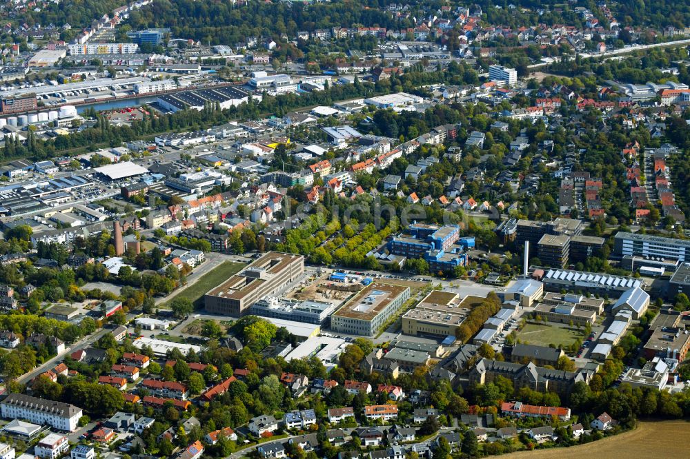 Osnabrück von oben - Campus- Gebäude der Universität Hochschule Osnabrück im Ortsteil Westerberg in Osnabrück im Bundesland Niedersachsen, Deutschland