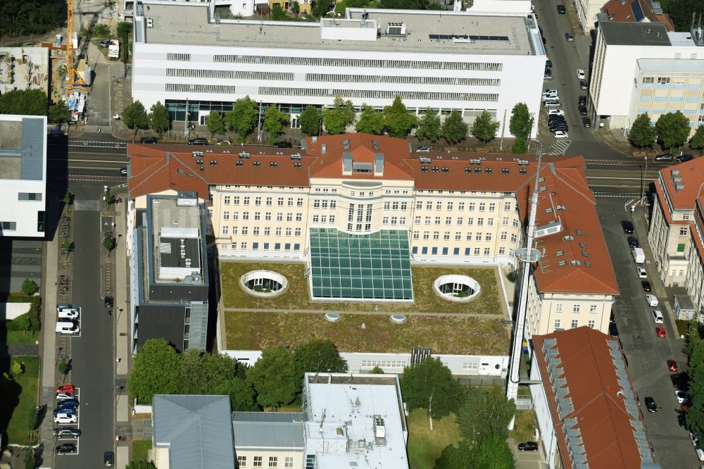 Leipzig von oben - Campus- Gebäude der Universität HTKW Hochschule für Telekommunikation Leipzig an der Gustav-Freytag-Straße in Leipzig im Bundesland Sachsen