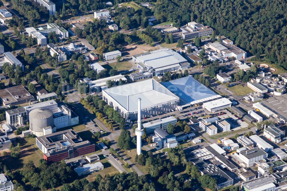 Eggenstein-Leopoldshafen aus der Vogelperspektive: Campus- Gebäude der Universität KIT Karlsruher Institut für Technologie in Eggenstein-Leopoldshafen im Bundesland Baden-Württemberg, Deutschland