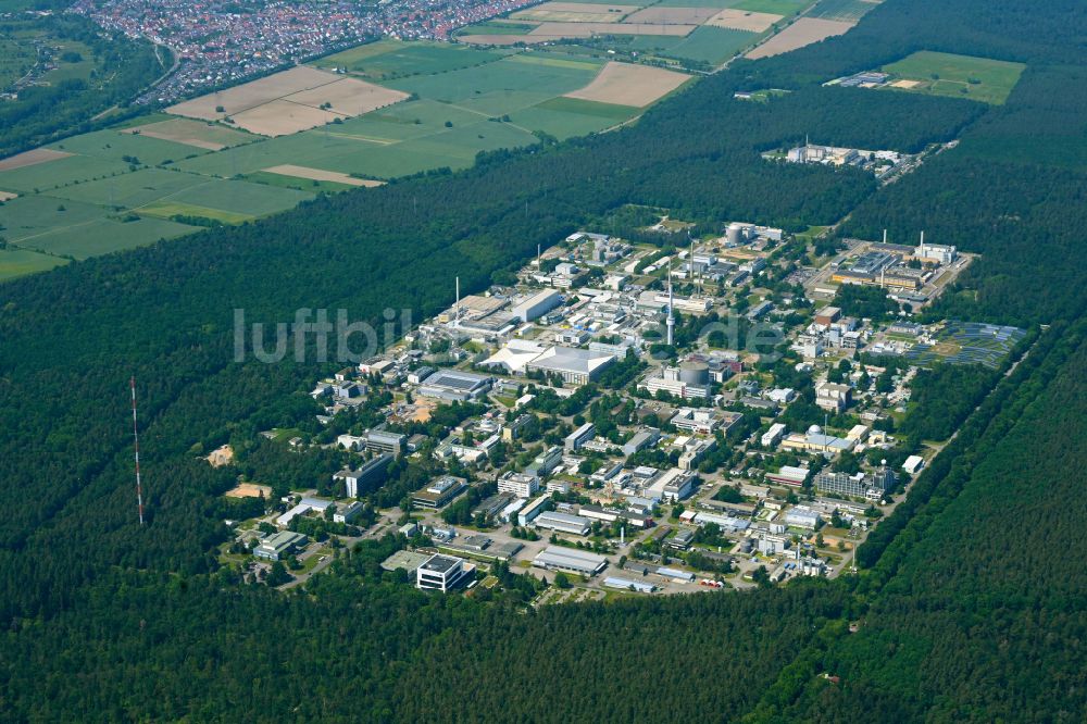 Eggenstein-Leopoldshafen von oben - Campus- Gebäude der Universität KIT Karlsruher Institut für Technologie in Eggenstein-Leopoldshafen im Bundesland Baden-Württemberg, Deutschland