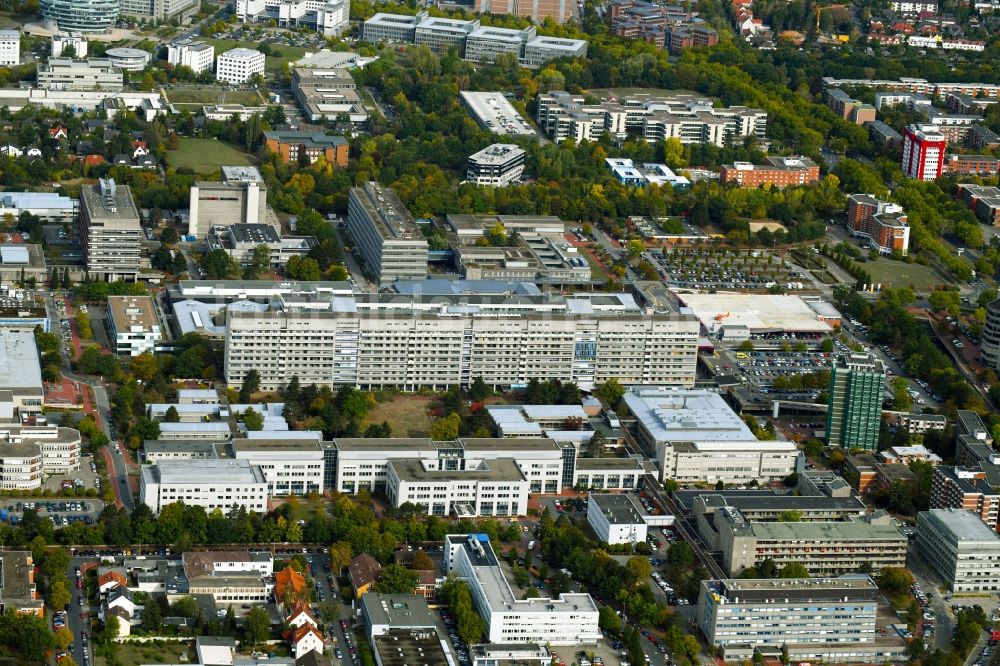 Luftaufnahme Hannover - Campus- Gebäude der Universität Medizinische Hochschule Hannover (MHH) im Ortsteil Buchholz-Kleefeld in Hannover im Bundesland Niedersachsen, Deutschland