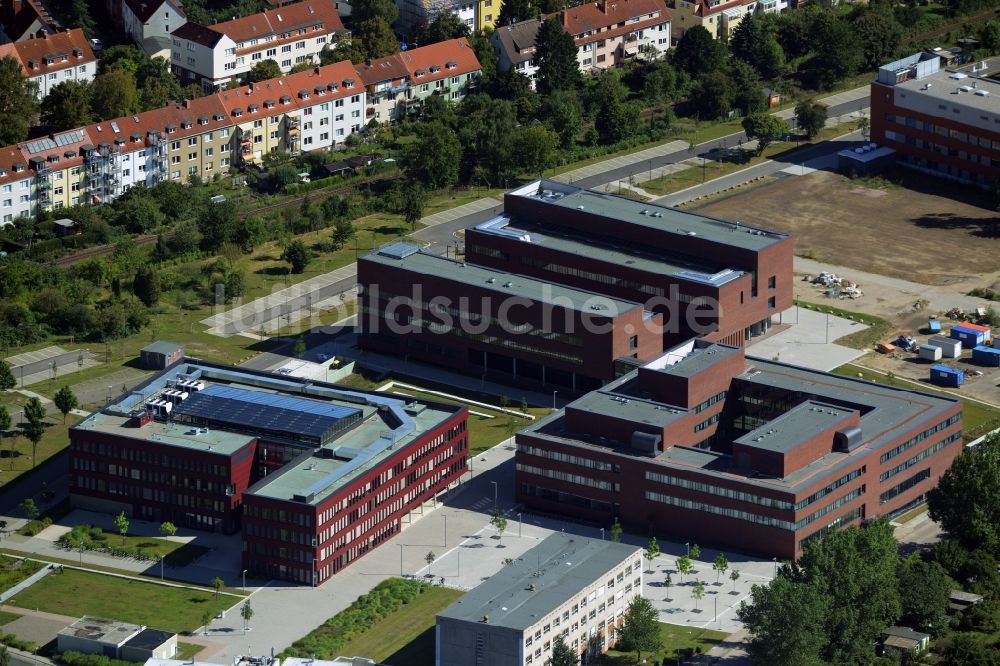 Luftaufnahme Rostock - Campus- Gebäude der Universität in Rostock im Bundesland Mecklenburg-Vorpommern