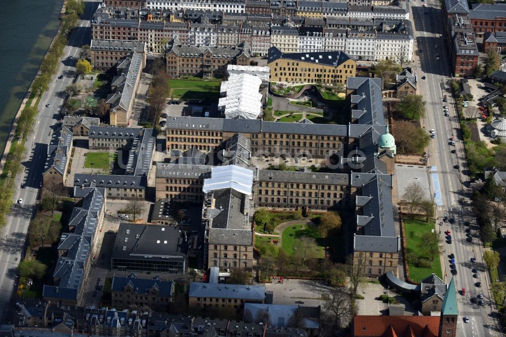 Kopenhagen von oben - Campus- Gebäude der Universität Syddansk Universitet Kobenhavn Oster Farimagsgade in Kopenhagen in Region Hovedstaden, Dänemark