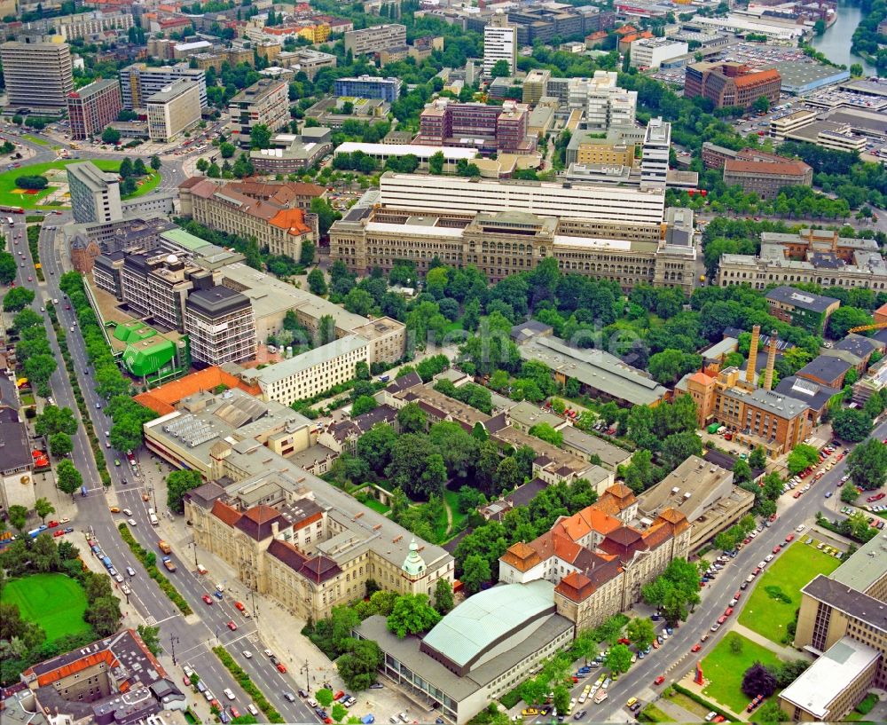 Berlin von oben - Campus- Gebäude der Universität Technische Universität im Ortsteil Charlottenburg in Berlin, Deutschland