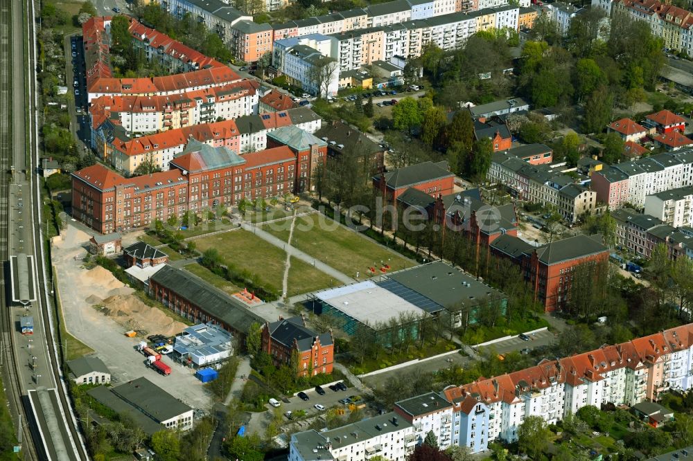 Luftaufnahme Rostock - Campus- Gebäude der Universität an der Ulmenstraße in Rostock im Bundesland Mecklenburg-Vorpommern, Deutschland