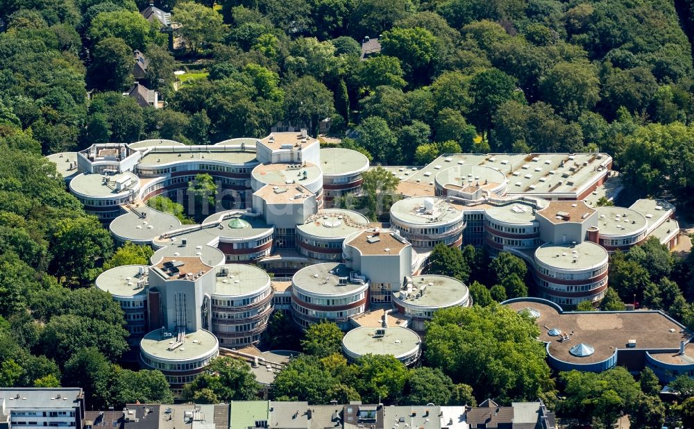 Luftaufnahme Duisburg - Campus- Gebäude der Universität - umgangssprachlich Keksdosen genannt - Essen-Duisburg im Bundesland Nordrhein-Westfalen