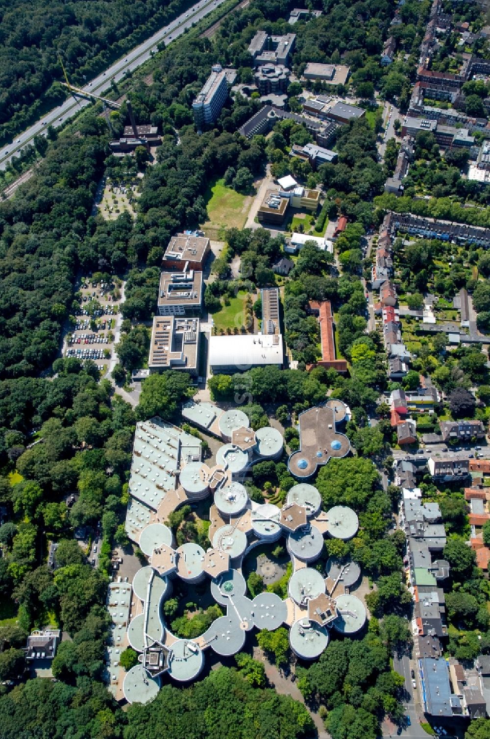 Duisburg von oben - Campus- Gebäude der Universität - umgangssprachlich Keksdosen genannt - Essen-Duisburg im Bundesland Nordrhein-Westfalen