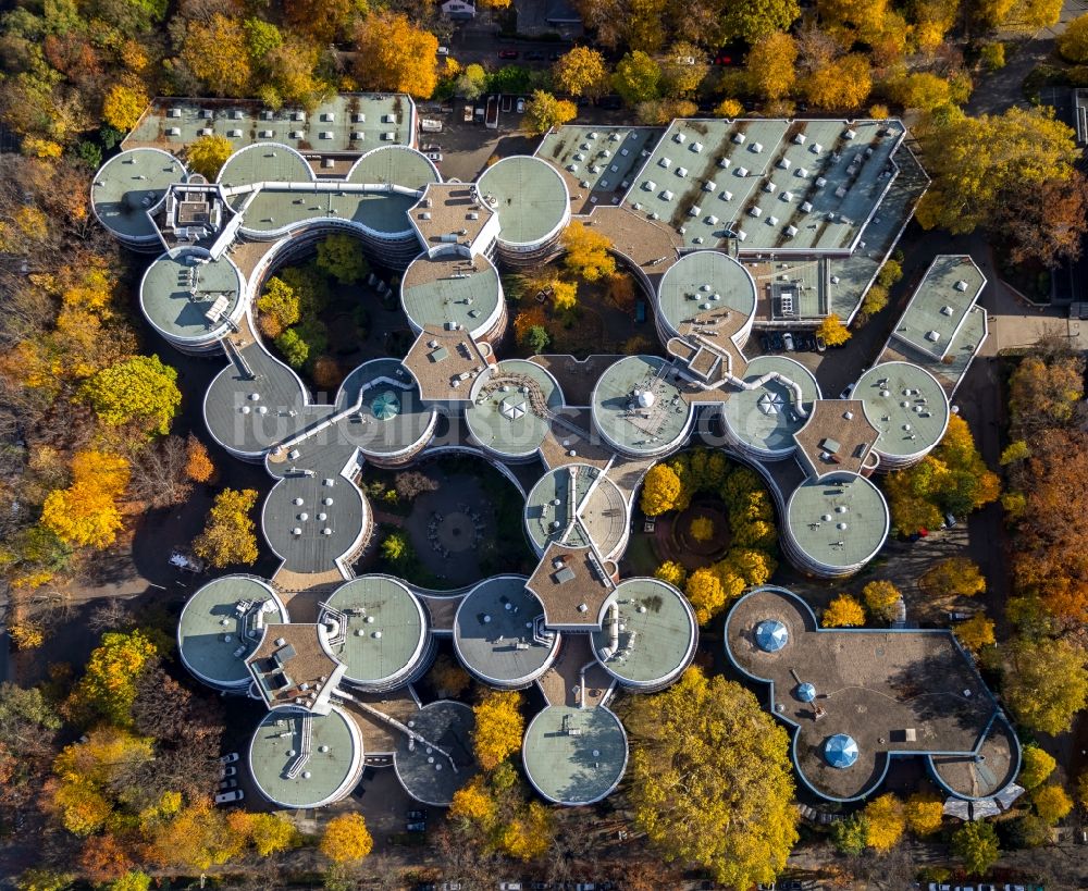 Luftaufnahme Duisburg - Campus- Gebäude der Universität - umgangssprachlich Keksdosen genannt - Essen-Duisburg im Bundesland Nordrhein-Westfalen