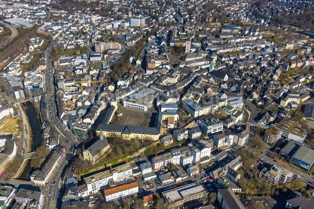 Siegen aus der Vogelperspektive: Campus- Gebäude der Universität Universität Siegen - Campus Unteres Schloss in Siegen im Bundesland Nordrhein-Westfalen, Deutschland