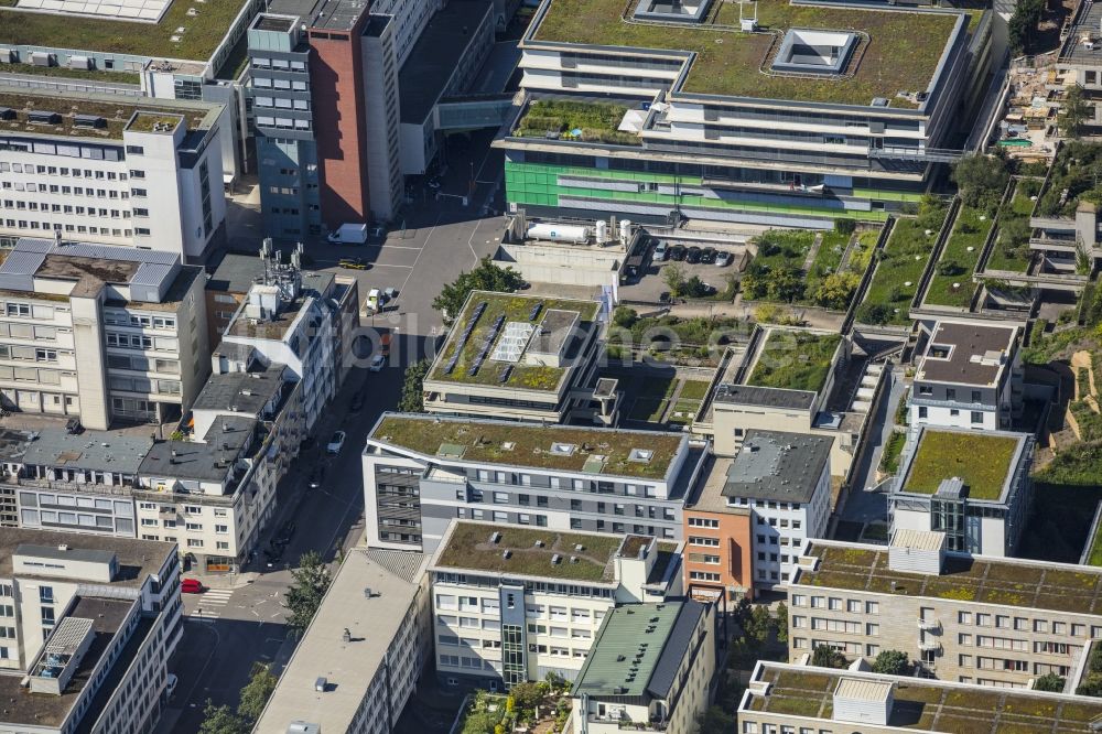 Stuttgart aus der Vogelperspektive: Campus- Gebäude der Universität Universität Stuttgart an der Keplerstraße in Stuttgart im Bundesland Baden-Württemberg, Deutschland