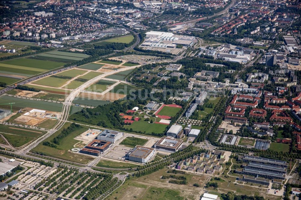 Luftaufnahme Augsburg - Campus- Gebäude der Universität im Universitätsviertel in Augsburg im Bundesland Bayern, Deutschland