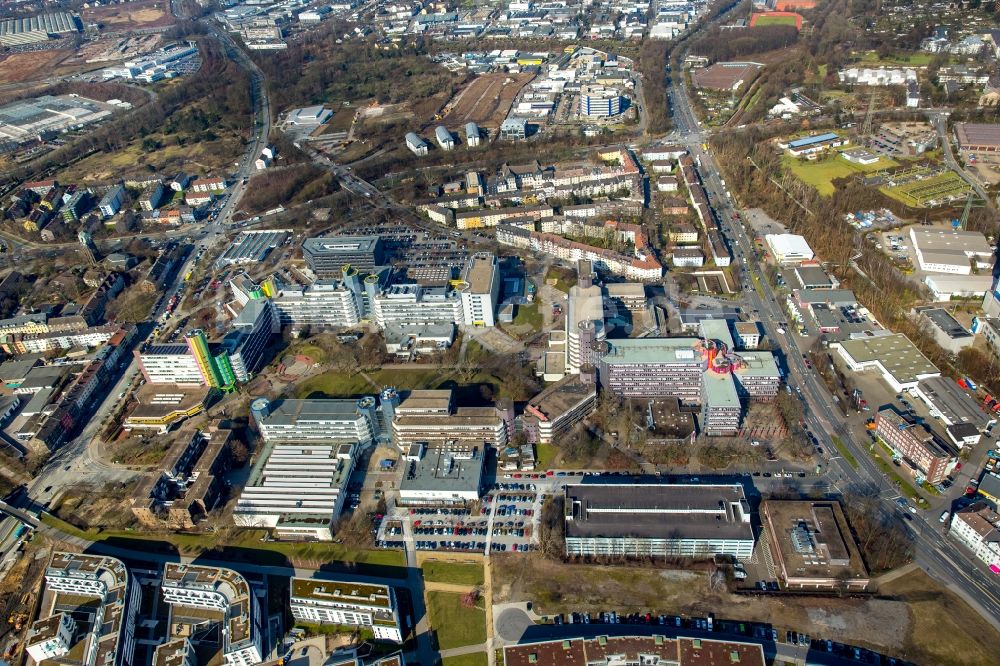 Essen aus der Vogelperspektive: Campus- Gelände der Universität Duisburg-Essen in Essen im Bundesland Nordrhein-Westfalen