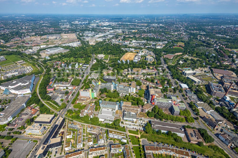 Essen von oben - Campus- Gelände der Universität Duisburg-Essen im Ortsteil Nordviertel in Essen im Bundesland Nordrhein-Westfalen - NRW, Deutschland