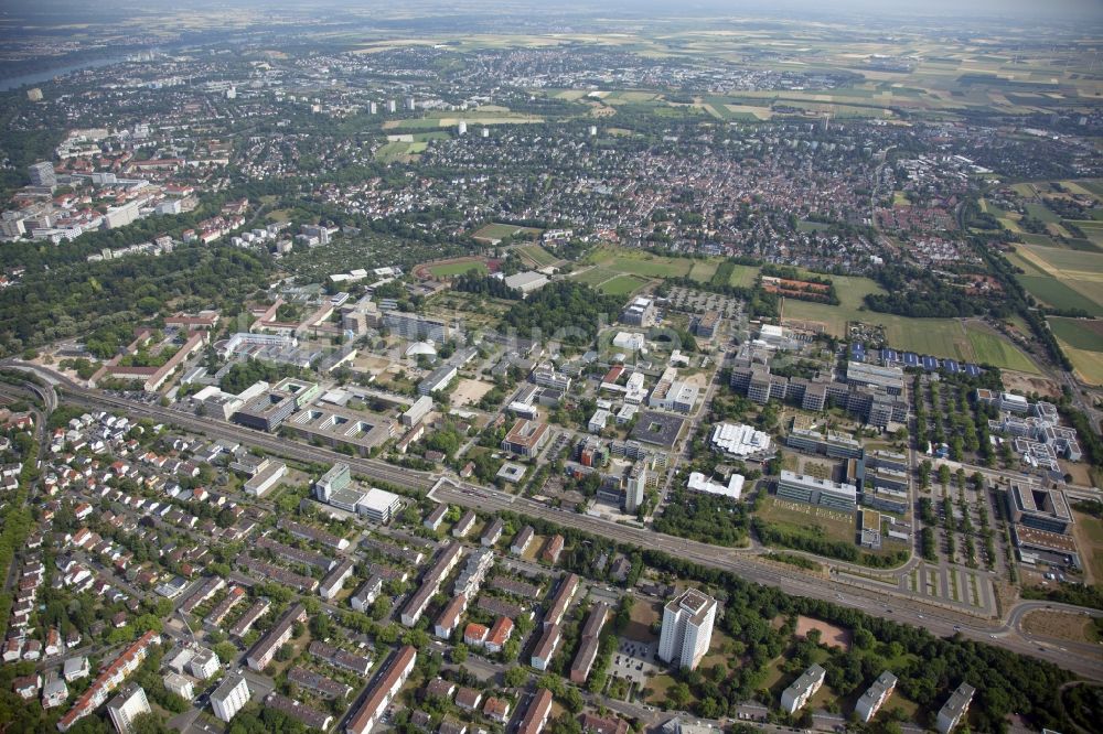 Mainz aus der Vogelperspektive: Campus - Gelände der Universität Johannes Gutenberg in Mainz im Bundesland Rheinland-Pfalz