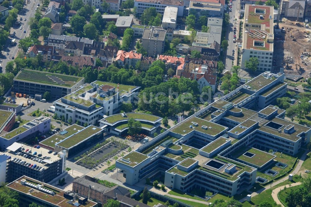 Luftbild Erlangen - Campus- Gelände der Universität mit der Teilbibliothek Medizinische Klinik I - Internistisches Zentrum in Erlangen im Bundesland Bayern