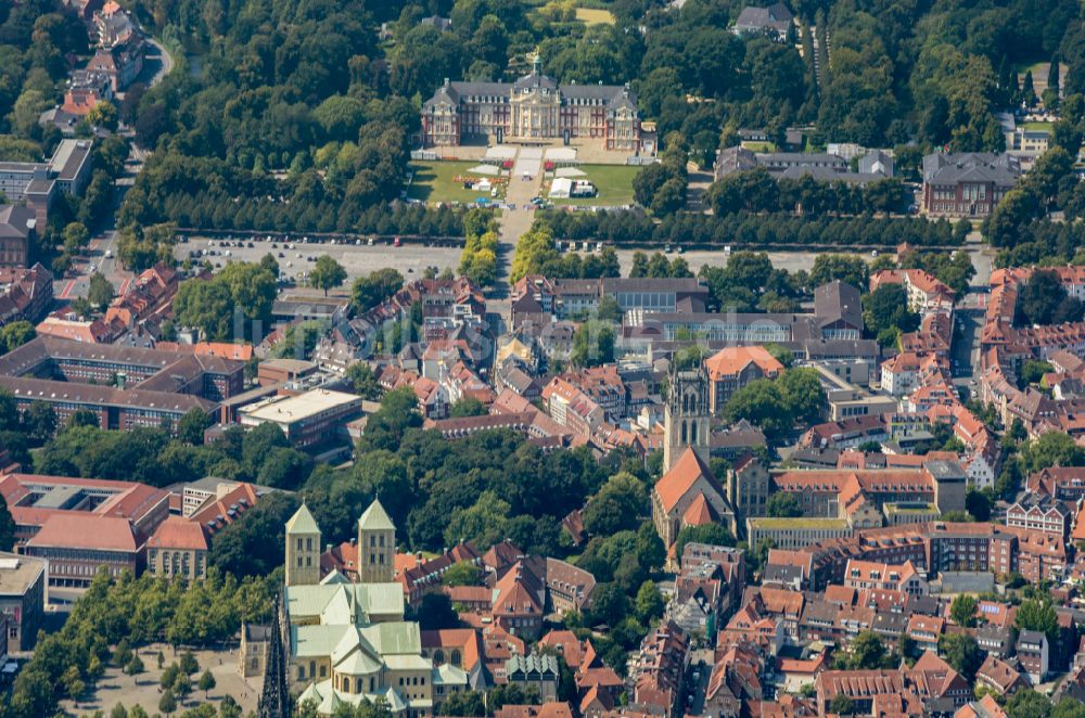 Münster von oben - Campus- Universität Westfälische Wilhelms- Universität Münster in Münster im Bundesland Nordrhein-Westfalen, Deutschland