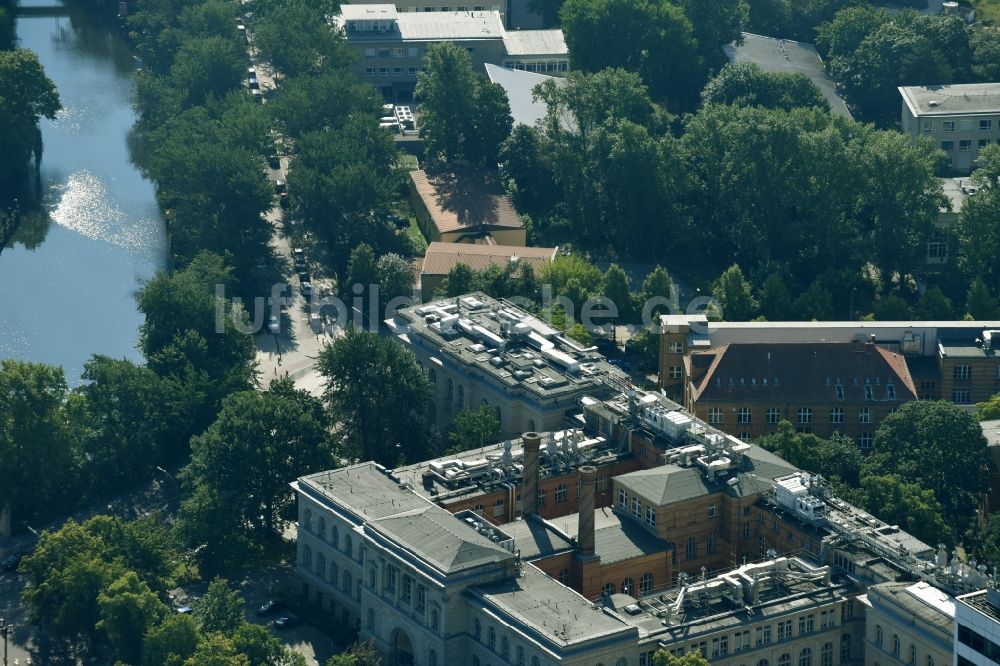 Berlin aus der Vogelperspektive: Campus- Universitäts- Bereich des Fachgebiet der Chemie an der Straße des 17. Jun Ecke Müller-Breslau-Straße in Berlin, Deutschland