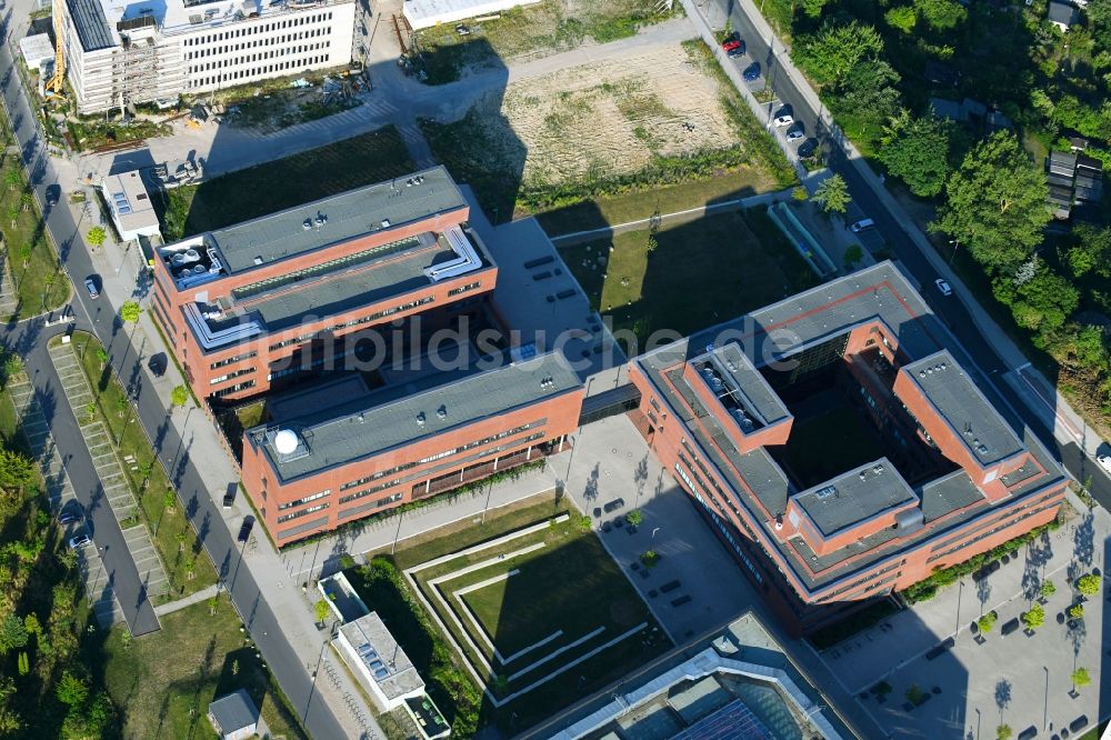 Rostock aus der Vogelperspektive: Campus- Universitäts- Bereich des Hörsaalgebäude Physik in Rostock im Bundesland Mecklenburg-Vorpommern, Deutschland