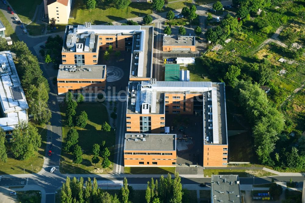 Luftaufnahme Rostock - Campus- Universitäts- Bereich Institut für Chemie in Rostock im Bundesland Mecklenburg-Vorpommern, Deutschland