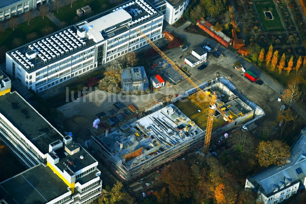 Berlin von oben - Campus- Universitäts- Bereich mit Neubau- Baustelle des Forschungsneubau SupraFAB der FU in Berlin, Deutschland