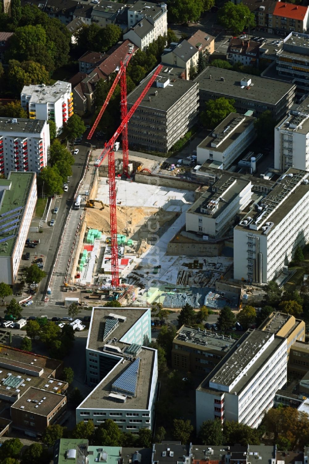 Hamburg aus der Vogelperspektive: Campus- Universitäts- Bereich mit Neubau- Baustelle MIN-Forum und Informatik-Neubau im Ortsteil Rotherbaum in Hamburg, Deutschland