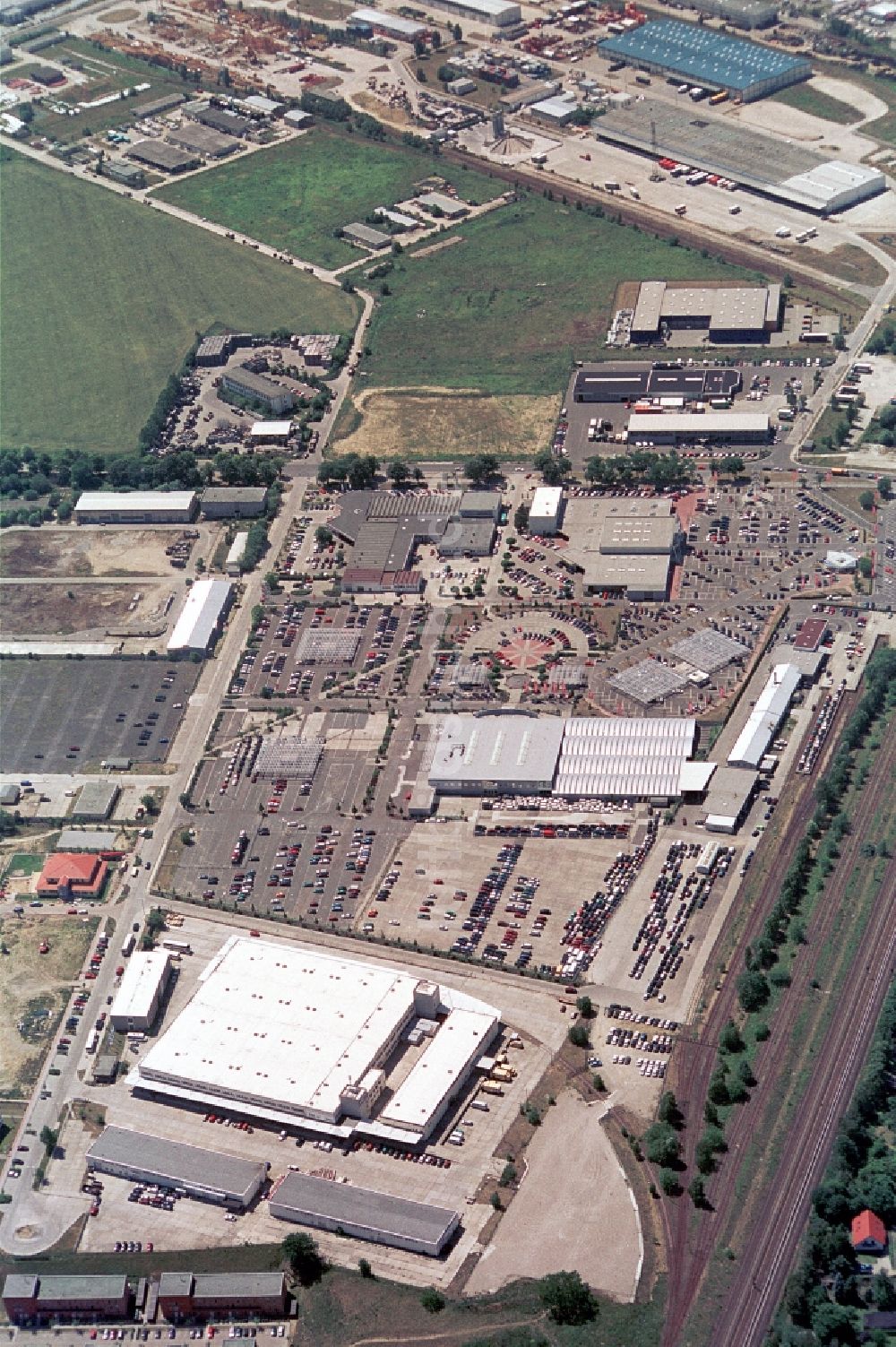 Hoppegarten von oben - Carena Autopark Hoppegarten im Bundesland Brandenburg