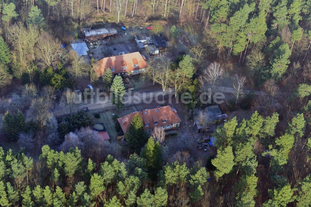 Templin aus der Vogelperspektive: Carinhall- Gebäude der ehemaligen Torhäuser und Wachhäuser an der Wucker in Groß Dölln einem Ortsteil von Templin im Bundesland Brandenburg. Das Gelände war in der Zeit des Nationalsozialismus Teil des repräsentativen Landsitzes von Hermann Göring