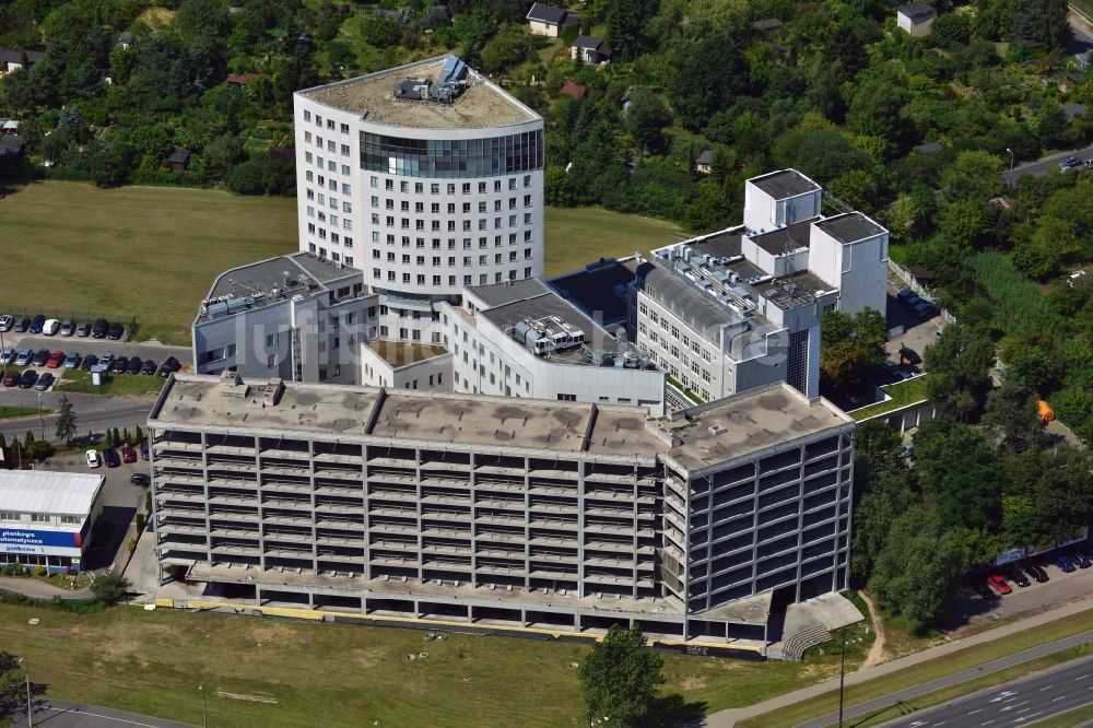 Luftaufnahme Warschau - Carolina Medical Center im Bezirk Mokotow in Warschau in Polen