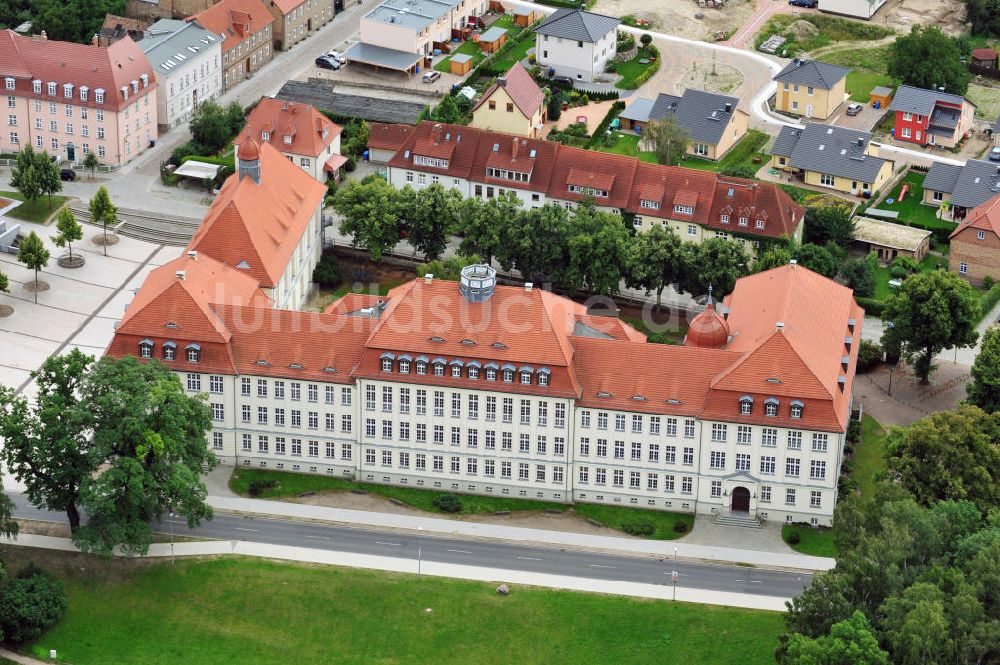 Neustrelitz aus der Vogelperspektive: Carolinum Gymnasium Neustrelitz