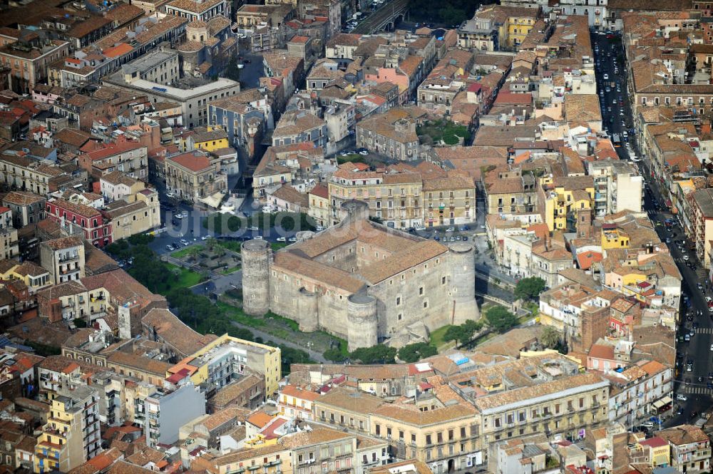 Catania Sizilien aus der Vogelperspektive: Castello Ursino in Catania auf Sizilien in Italien