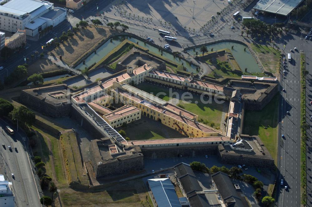 Luftaufnahme Kapstadt - Castle of Good Hope in Kapstadt / Cape Town in Südafrika / South Africa