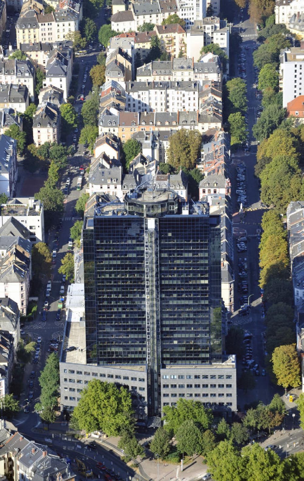 Frankfurt am Main von oben - Center Immobilien GmbH beim Nibelungenplatz in Frankfurt am Main