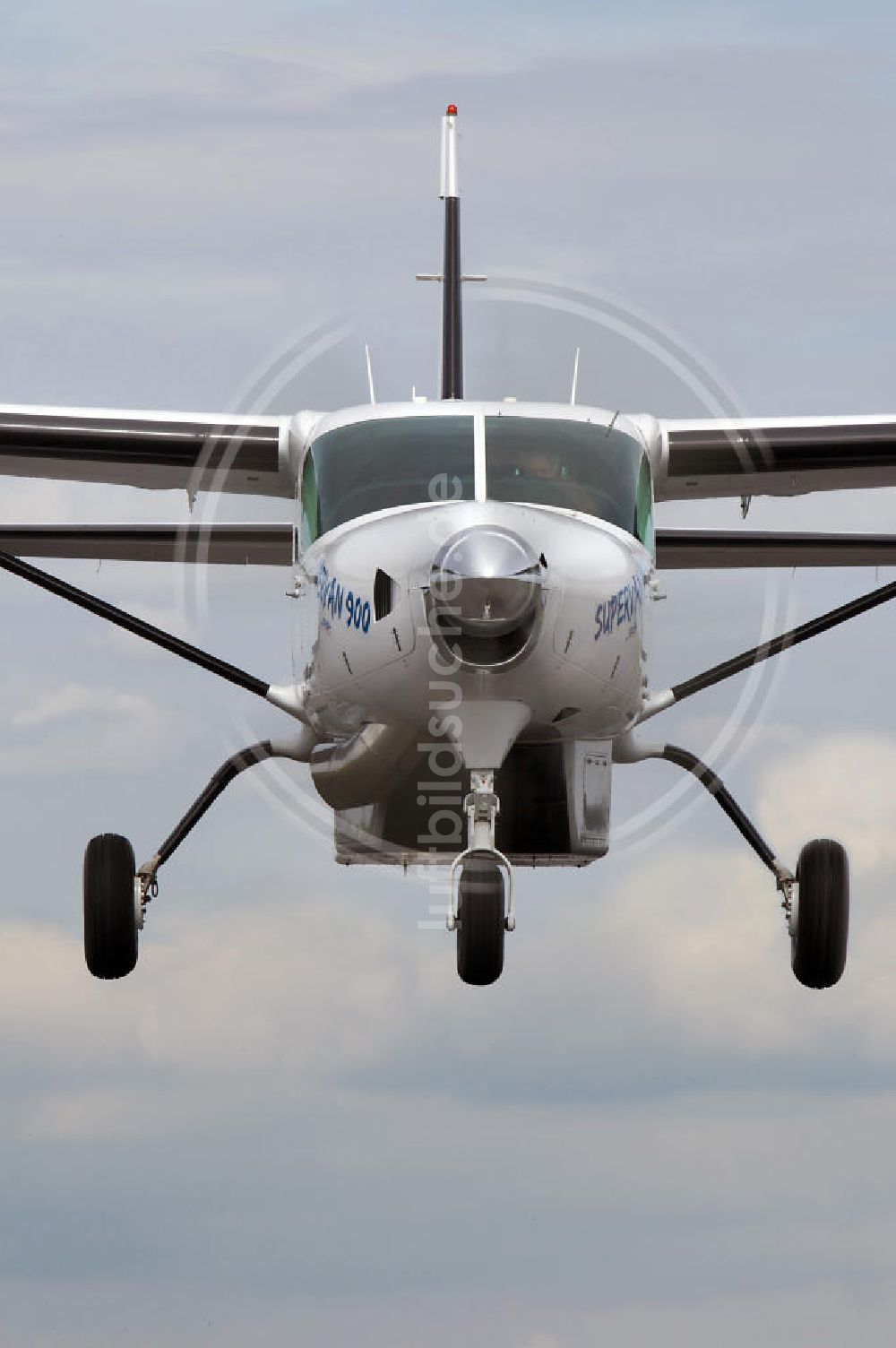 Luftaufnahme Burbach - Cessna 208 Caravan auf den Siegerland Flughafen in Burbach