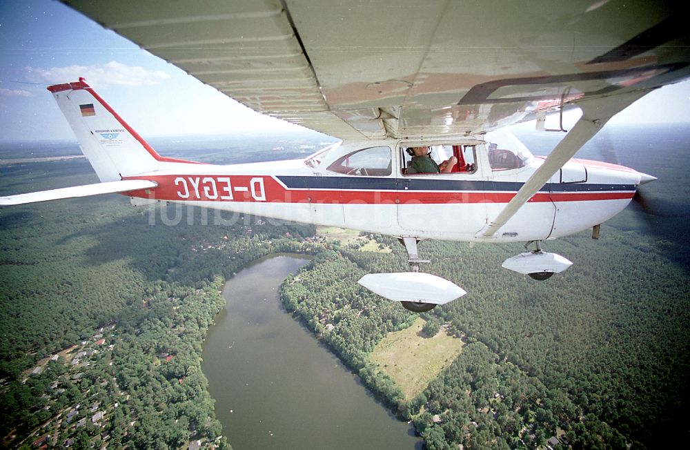 Eggersdorf von oben - Cessna 172 D-EGYC der Agentur euroluftbild.de über Eggersdorf im Bundesland Brandenburg, Deutschland