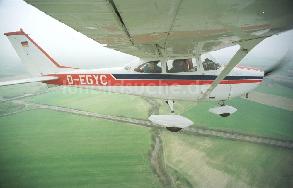 Hohenstein aus der Vogelperspektive: Cessna 172 D-EGYC der Agentur euroluftbild.de im Flug über in Hohenstein im Bundesland Brandenburg, Deutschland