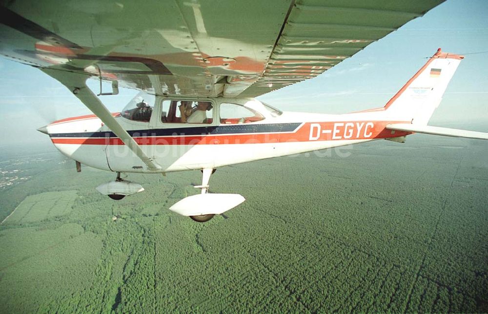 Luftbild Brand / BRB - Cessna 172 D-EGYC bei einem Luftbildflug über dem Bereich Brand in Brandenburg