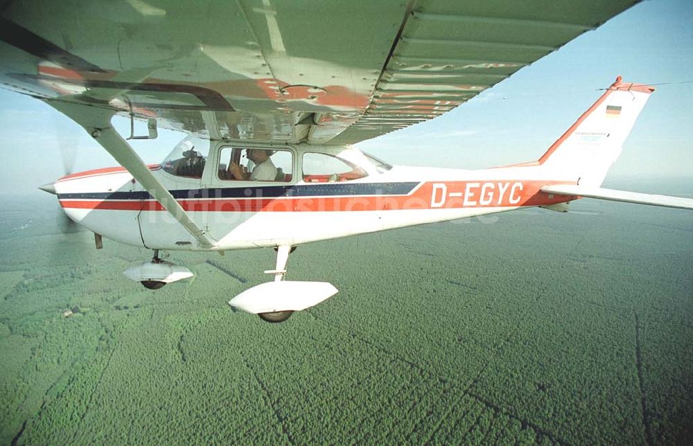 Luftbild Brand / BRB - Cessna 172 D-EGYC bei einem Luftbildflug über dem Bereich Brand in Brandenburg