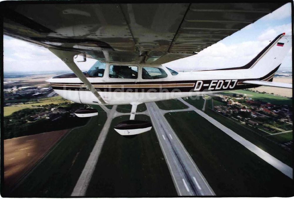 Luftaufnahme Leipzig - Cessna 172 auf einem Überlandflug am Leipziger Flughafen