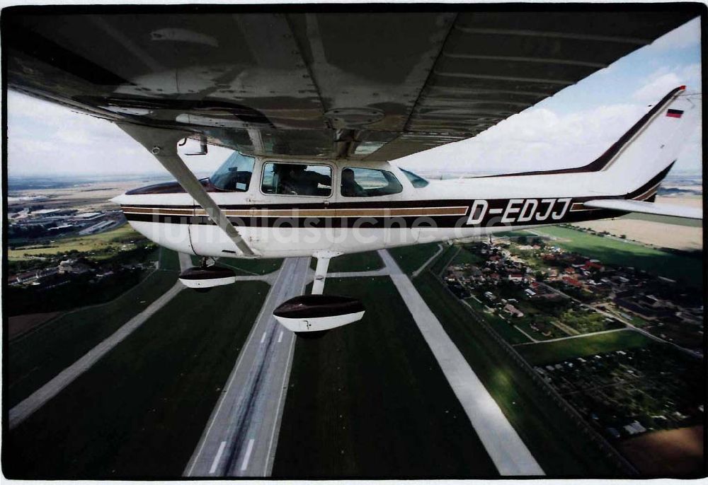 Leipzig von oben - Cessna 172 auf einem Überlandflug am Leipziger Flughafen