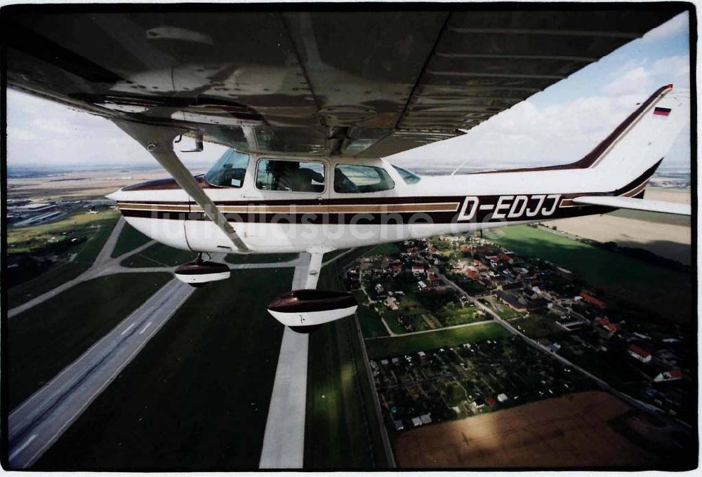 Luftaufnahme Leipzig - Cessna 172 auf einem Überlandflug am Leipziger Flughafen