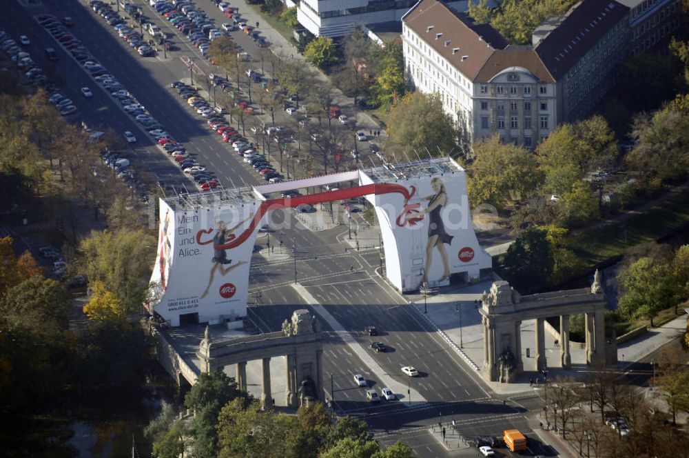 Berlin aus der Vogelperspektive: Charlottenburger Tor in Berlin Charlottenburg