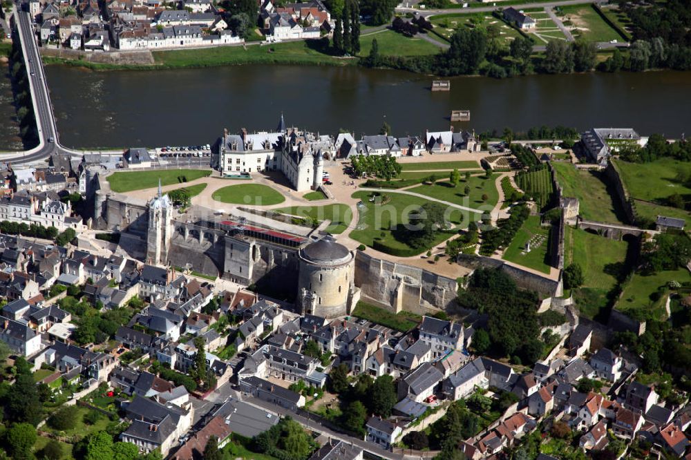 Amboise aus der Vogelperspektive: Chateau de Amboise