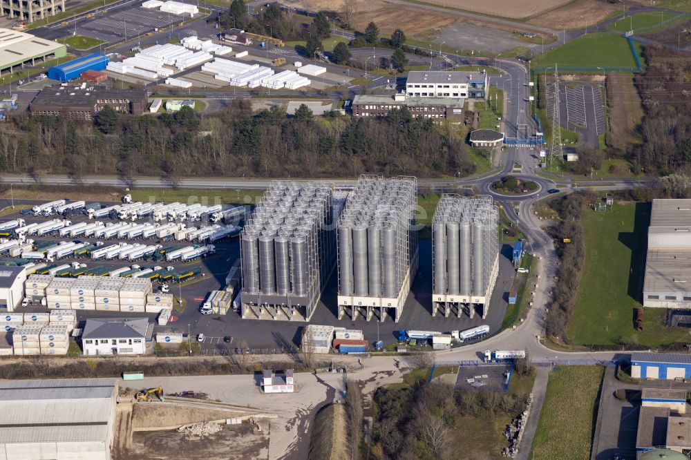 Wesseling von oben - Chemiekalien - Hochtanklager in Wesseling im Bundesland Nordrhein-Westfalen, Deutschland