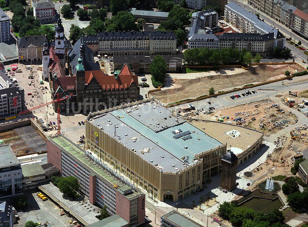 Luftbild Chemnitz - Chemnitzer Innenstadt mit dem Neubau des CineStar - Filmpalast am Roten Turm