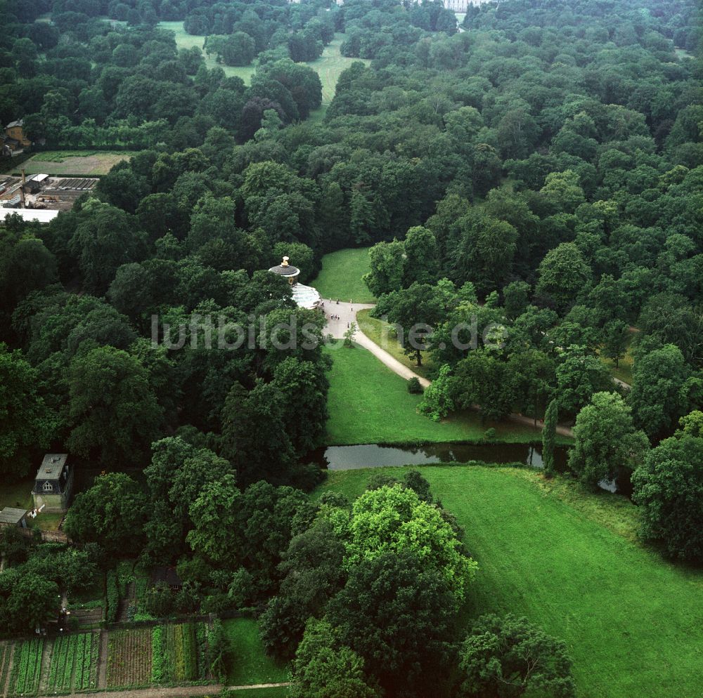 Luftaufnahme Potsdam - Chinesisches Haus im Park Sanssouci in Potsdam im Bundesland Brandenburg