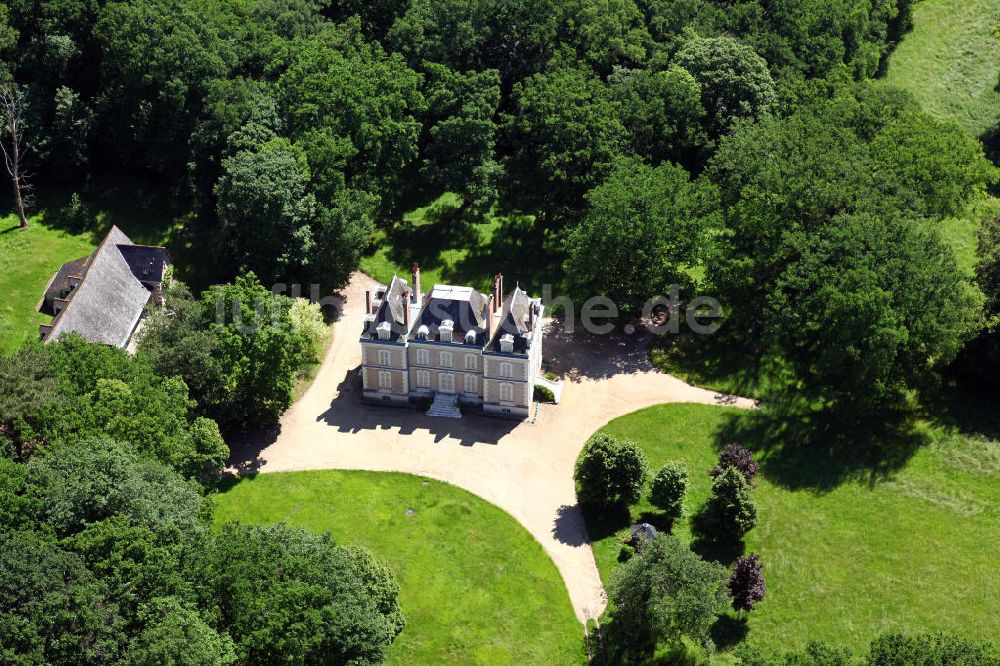 Fougères-sur-Bièvre von oben - Château de la Boulas in Fougères-sur-Bièvre im Loiretal